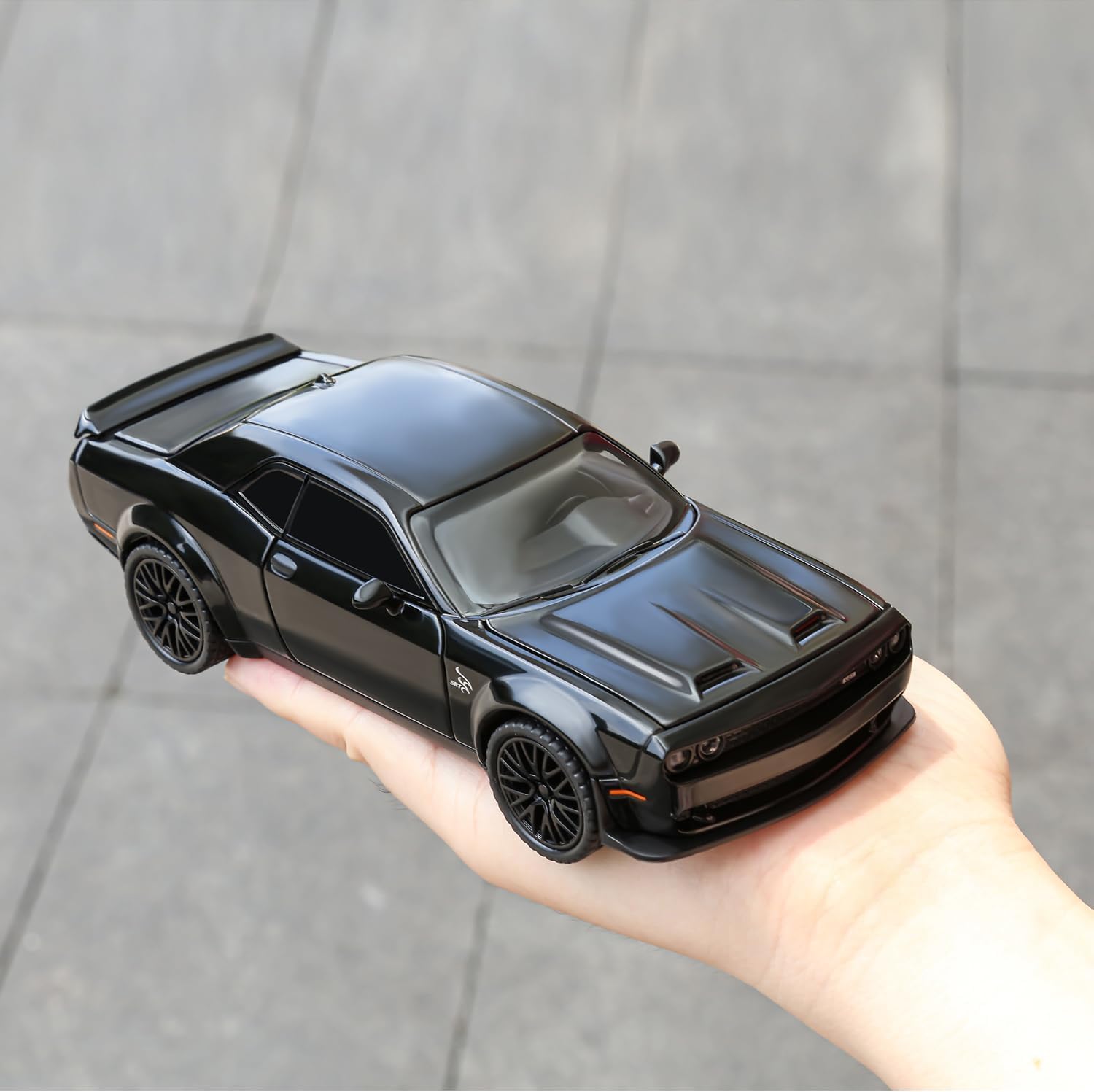 1:32 Scale Exclusive Alloy Metal Pull Back Die-cast Dodge Challenger-Black