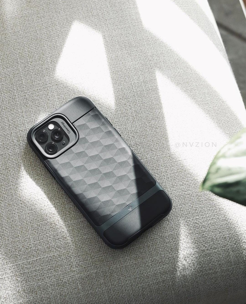 Grey Caseology Parallax MagFit Case for iPhone 15 Series