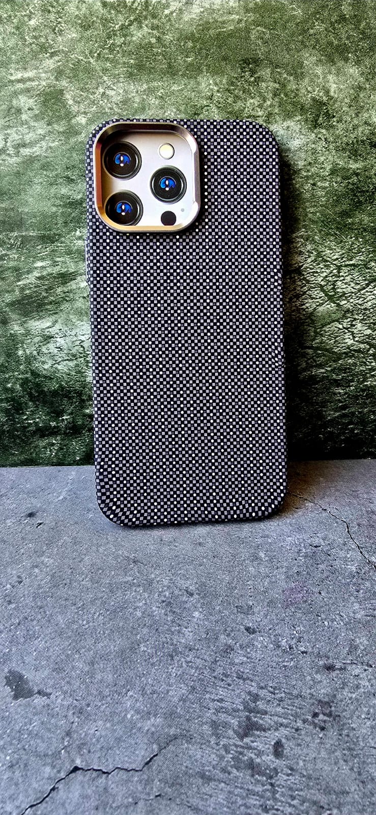 Black with White dots Texture Slim PC Mag safe Cover for iPhone 16 Pro