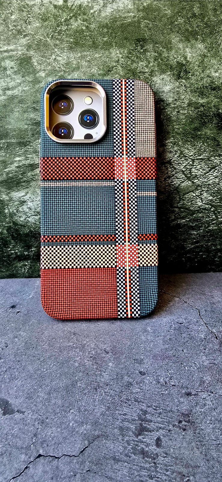 Checkboard Texture Slim PC Mag safe Cover for iPhone 16 Pro