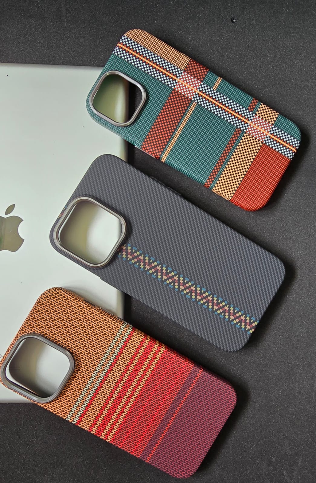 Checkboard Texture Slim PC Magnetic Cover for iPhone 15